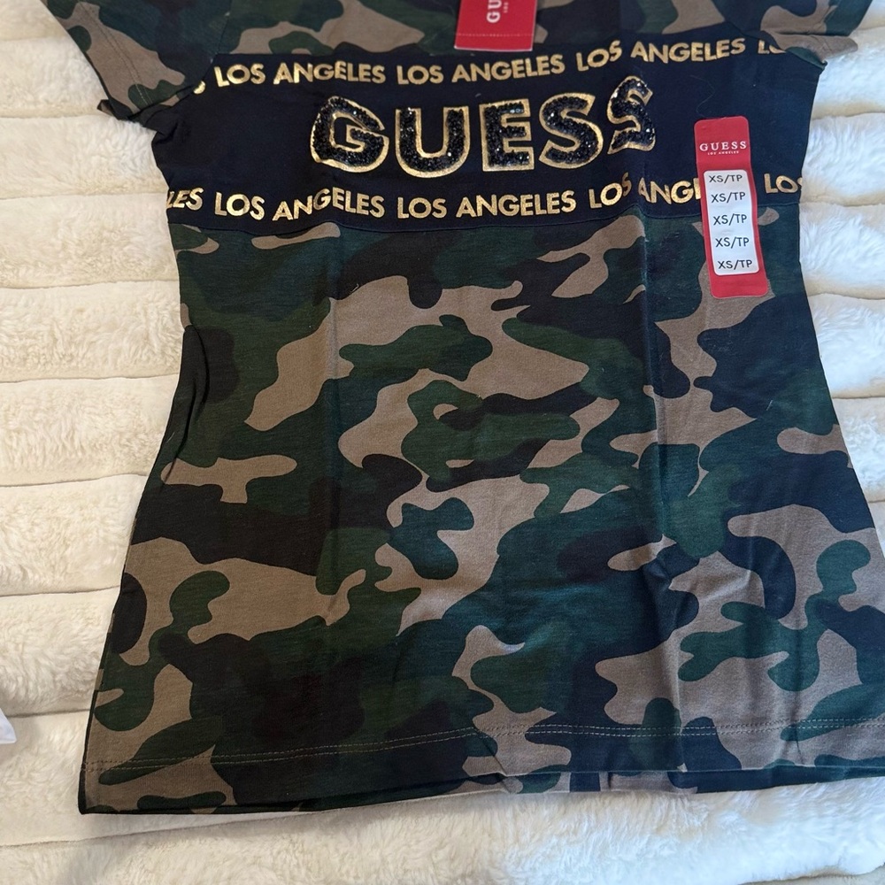 GUESS Camouflage Print Women's Tee